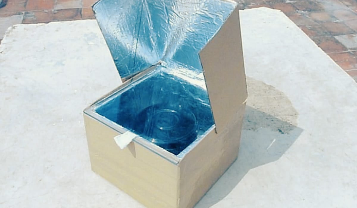 Turn A Cardboard Box Into A Solar Oven | DIY Joy Projects and Crafts Ideas