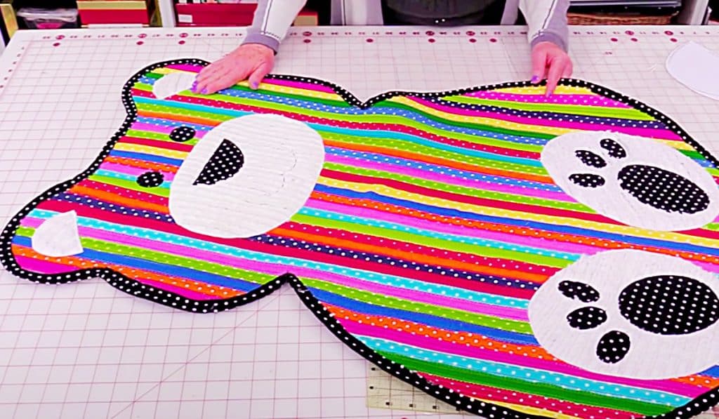 How To Make A Teddy Bear Rug - Easy Jelly Roll Rug - Fabric strip Rug