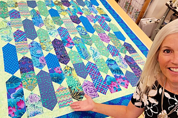 Upstream Quilt With Donna Jordan - How To Make Fat Quarter Quilt - Fat Quarter Ideas _ Donna Jordan Quilt Designs