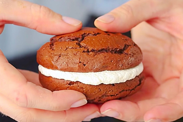 Copycat Whoopie Pie Recipe - Easy Cookie Ideas - Easy Baking Ideas