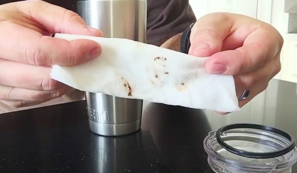 How To Clean A Yeti Cup - Easy Way To Clean A Yeti Cup - Dishwashing Hacks - Cleaning Hacks
