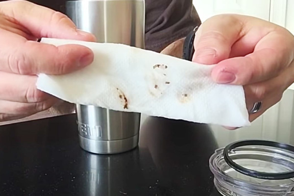 How To Clean A Yeti Cup - Easy Way To Clean A Yeti Cup - Dishwashing Hacks - Cleaning Hacks