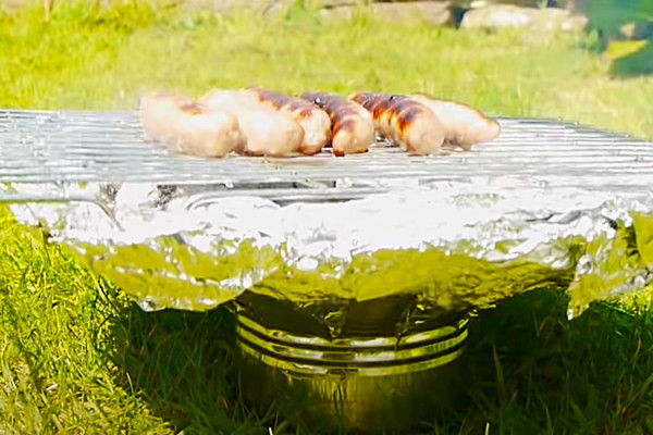 Turn A Tin Can Into A BBQ Grill - Easy BBQ Grill Hack - Tin Can Hacks - Rocket Stove Ideas