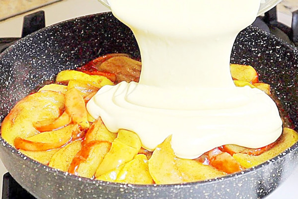 How To Make A Pie In A Skillet - Easy Skillet Pie - Homemade Apple Pie Recipe - Quick Homemade Pie