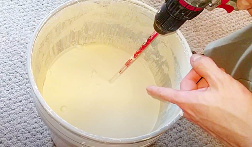 How To Mix Paint Properly Using A Drill - Easy Way To Mix Paint - Painting Hacks