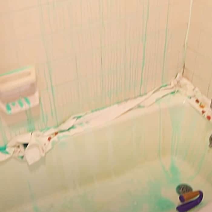 How To Clean A Moldy Shower - Easy Way To Clean Mold - Cleaning With Bleach