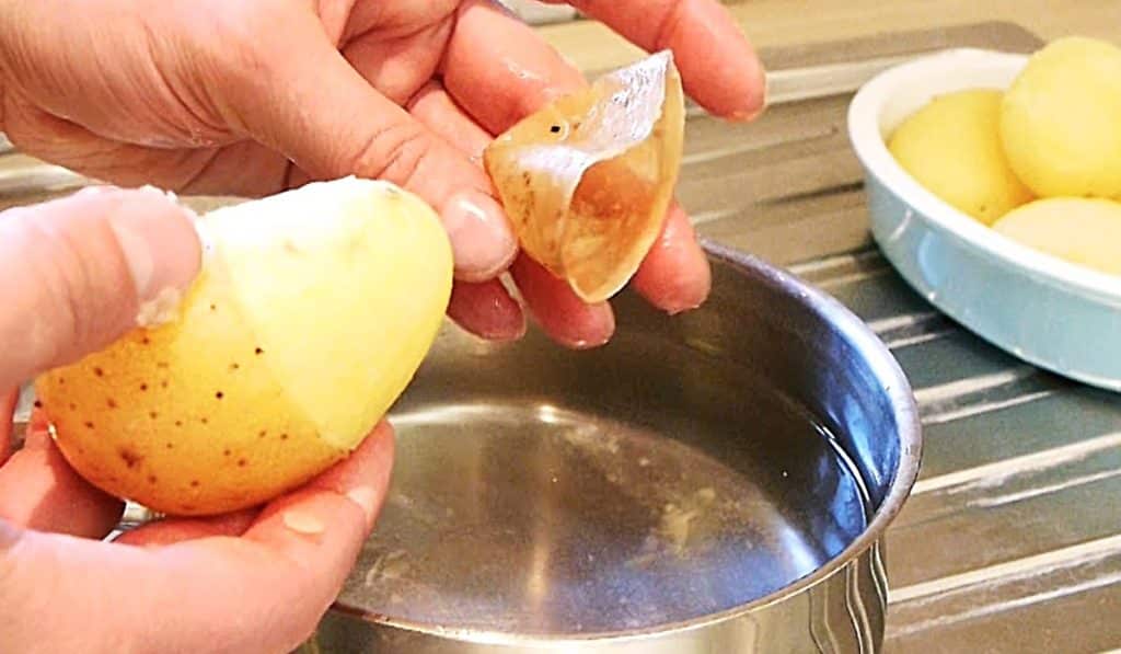 Easy Potato Peeling Hack - How To Peel Potatoes - Easy Food Hacks