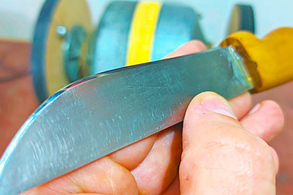 How To Sharpen A Knife - Easy Way To Sharpen A Knife - Fastest Way To Sharpen A Knife