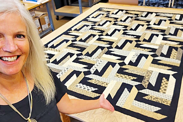Spangled Quilt With Donna Jordan - Jelly Roll Quilt Pattern - Easy Quilt Ideas