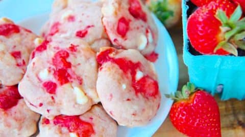Strawberry Shortcake Cookie Recipe | DIY Joy Projects and Crafts Ideas
