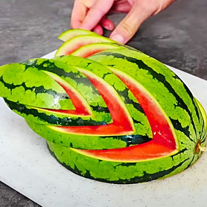 How To Make A Watermelon Swan - Easy Watermelon Ideas - Food Sculpture - Swan Melon Recipe