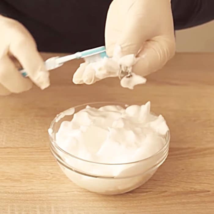 How To Clean Jewelry With Shaving Cream - Easy Way To Clean Silver - Jewelry Cleaning Hacks
