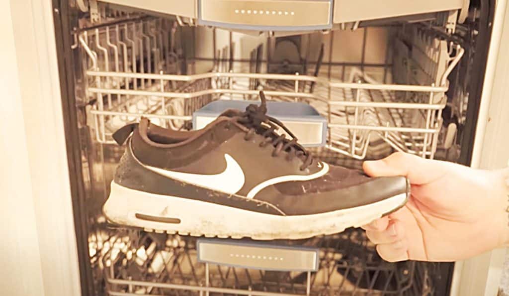 Clean Tennis Shoes In The Dishwasher - How To Clean tennis Shoes - Best Way To Clean Tennis Shoes