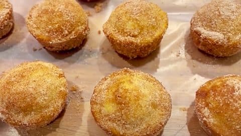 Paula Deen’s Cinnamon Donut Cupcake Recipe | DIY Joy Projects and Crafts Ideas