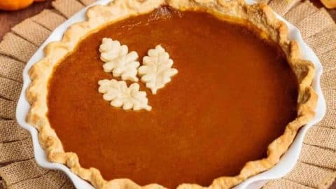 Deep Dish Pumpkin Pie Recipe That’s Vegan and Gluten Free | DIY Joy Projects and Crafts Ideas