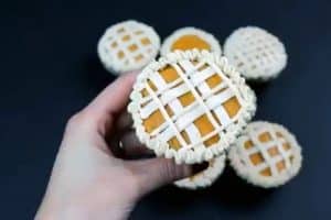 How to Make Pumpkin Pie Cupcakes