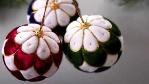 How to Make Royal Velvet Christmas Ornaments | DIY Joy Projects and Crafts Ideas