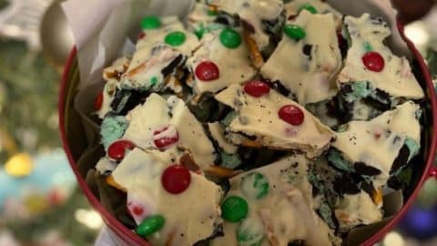 Christmas Bark Recipe Using Leftover Candies | DIY Joy Projects and Crafts Ideas