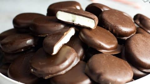 Homemade Peppermint Patties Recipe | DIY Joy Projects and Crafts Ideas