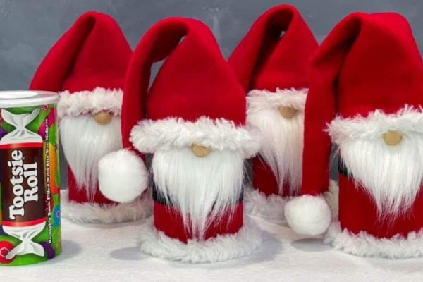 Last-Minute DIY Santa Gift Using Treat Containers