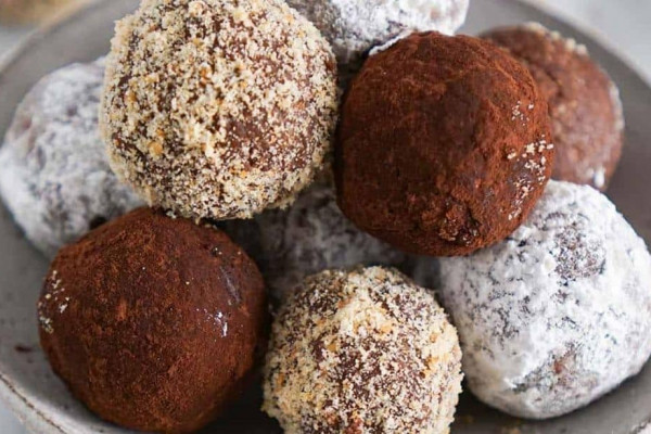 Quick and Easy Rum Balls Recipe
