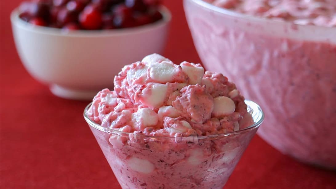 How to Make a Creamy Cranberry Salad | DIY Joy Projects and Crafts Ideas