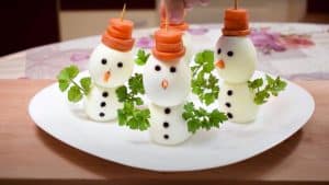8 DIY Food Decorations for Christmas