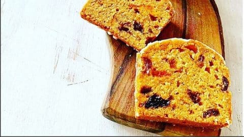 How to Make a Homemade Fruitcake | DIY Joy Projects and Crafts Ideas