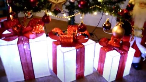 Make DIY Light-Up Christmas Presents for the Yard | DIY Joy Projects and Crafts Ideas