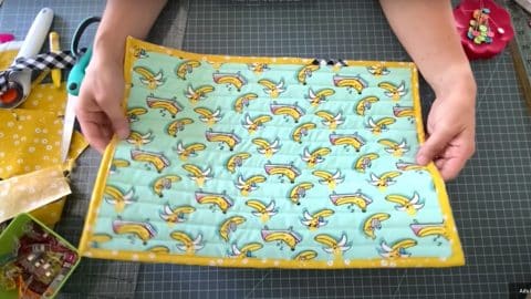 How to Sew Oversized Hot Pads | DIY Joy Projects and Crafts Ideas
