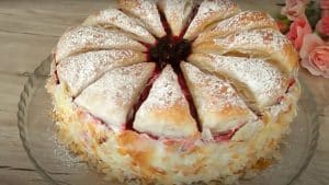 How to Make a Tasty Puff Cake for Christmas