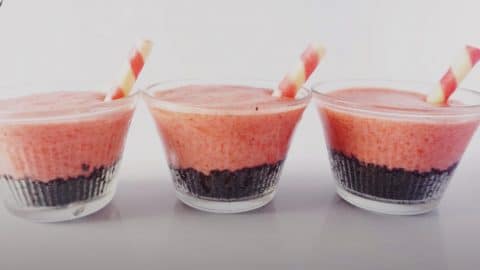 How to Make a Strawberry Mousse for Christmas | DIY Joy Projects and Crafts Ideas