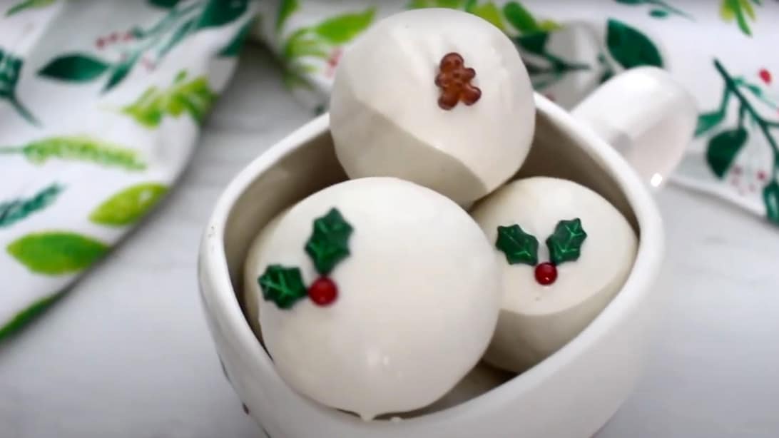 How to Make  Easy Sugar Cookie Truffles | DIY Joy Projects and Crafts Ideas