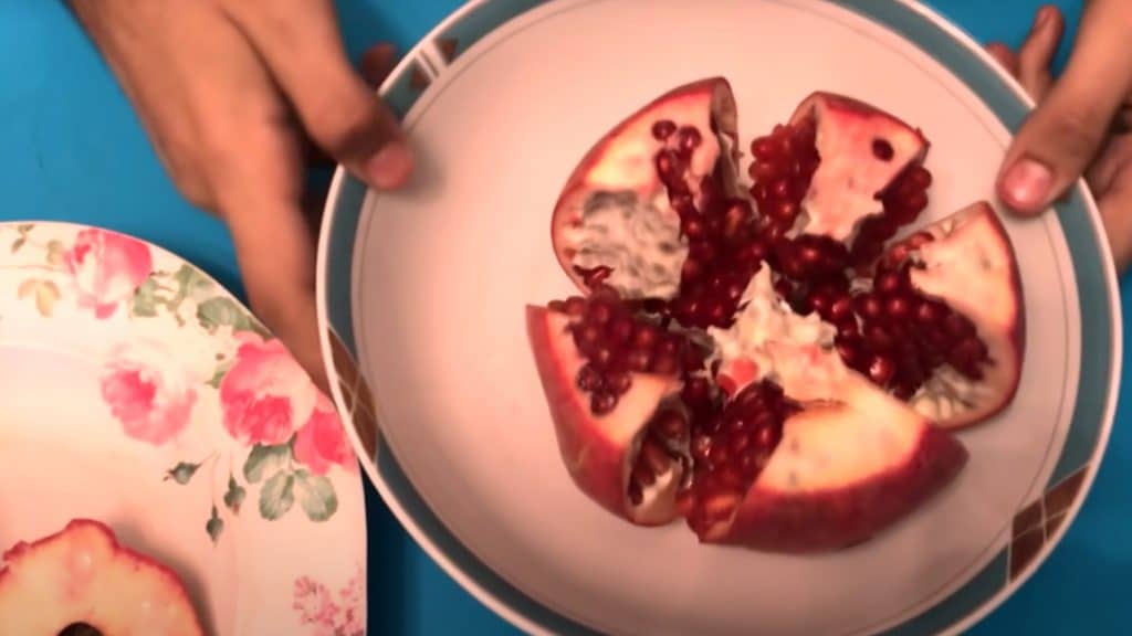 The best way to peel a pomegranate