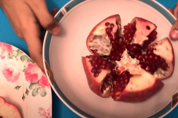 The best way to peel a pomegranate
