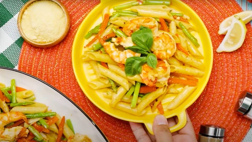 6 step penne pasta with asparagus and shrimps