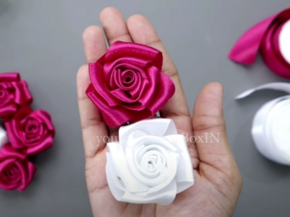 DIY, How to Make a Bouquet of Roses With Satin Ribbons Easy