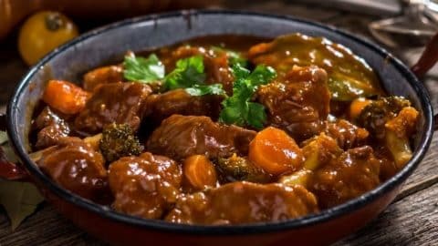 Easy Dutch Oven Beef Stew Recipe | DIY Joy Projects and Crafts Ideas