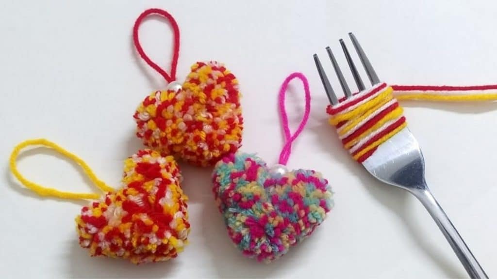 Easy Pom Pom Heart Using A Fork