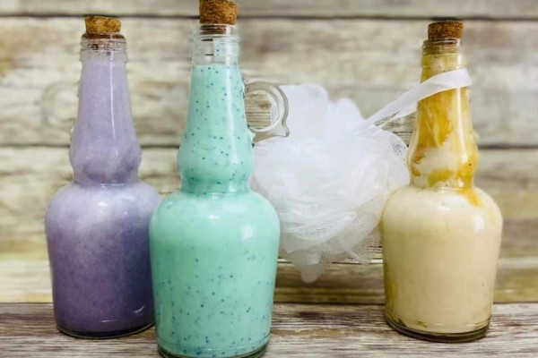 Easy and Cheap DIY Shower Gel