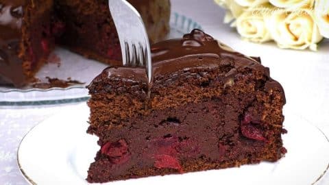 Easy Drunk Cherry Cake Recipe | DIY Joy Projects and Crafts Ideas