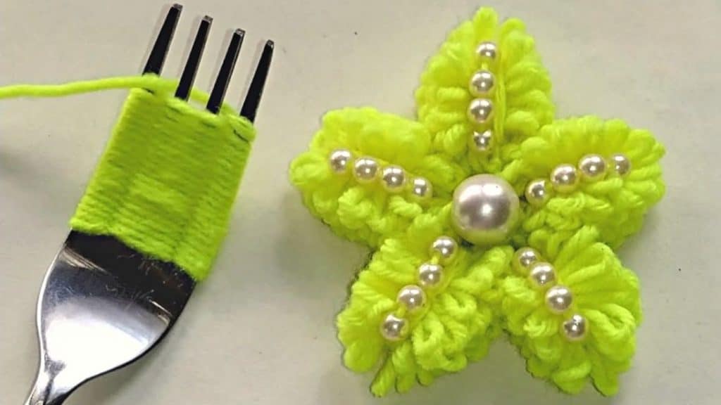 How To Make A Woolen Flower Using A Fork