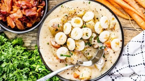 How To Make Thick And Creamy Clam Chowder Soup | DIY Joy Projects and Crafts Ideas
