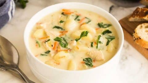 Olive Garden Chicken Gnocchi Soup Recipe | DIY Joy Projects and Crafts Ideas