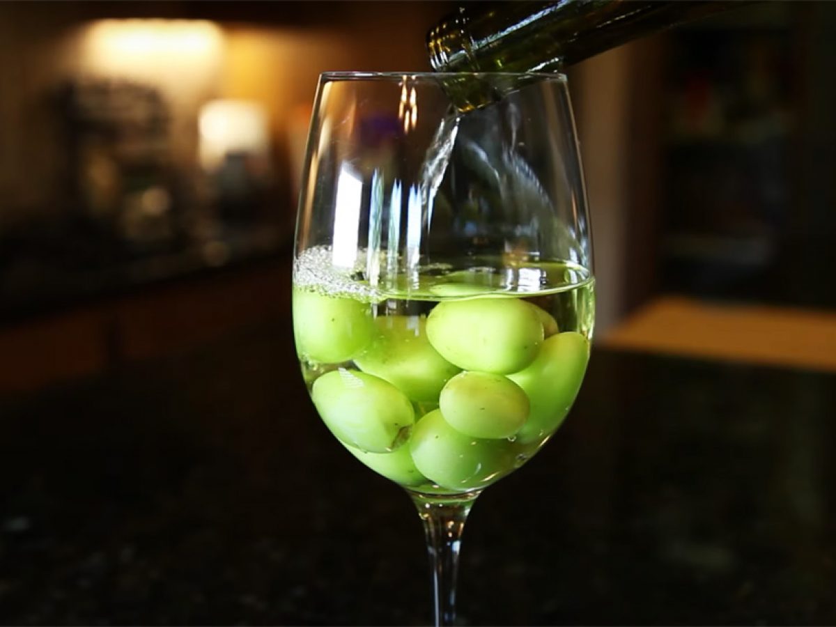 https://diyjoy.com/wp-content/uploads/2022/01/diy-hack-chill-wine-with-frozen-grapes-1200x900.jpg