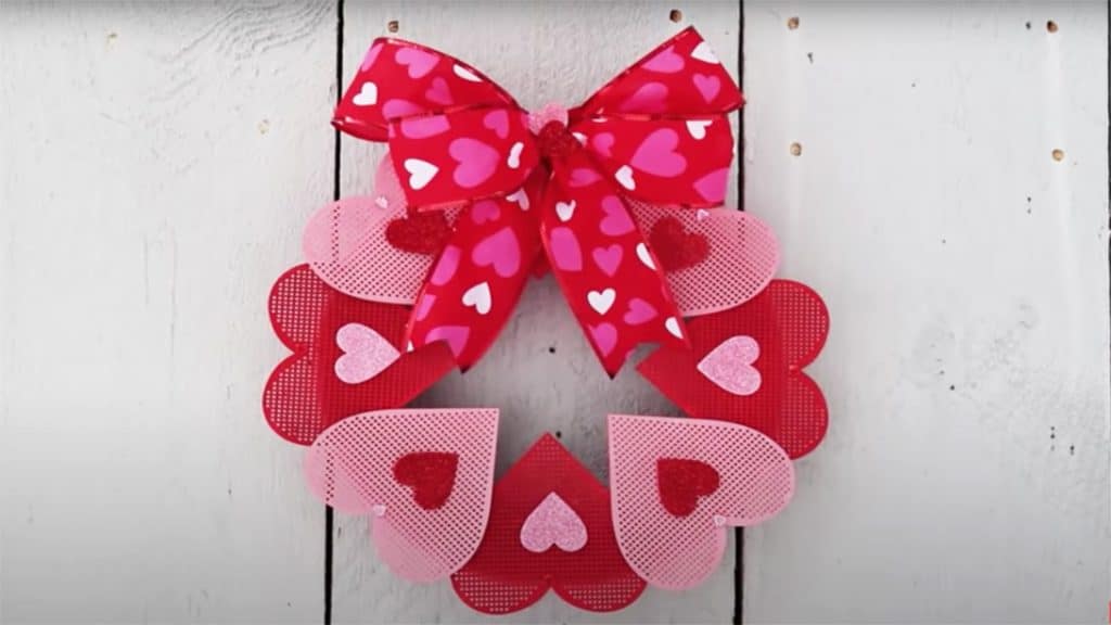 diy valentine heart wreath tutorial