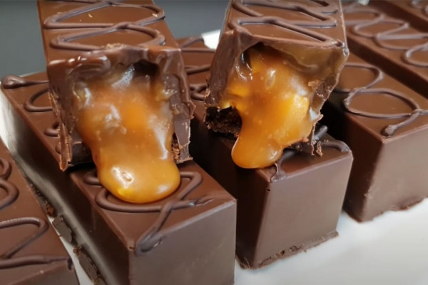 homemade chocolate caramel with peanuts recipe