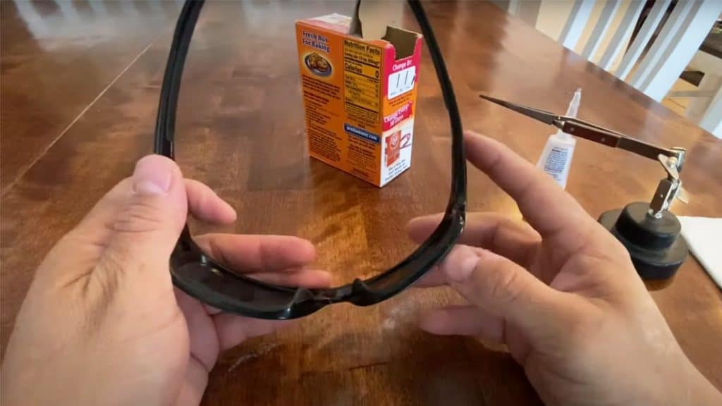 how to fix broken glasses with super glue and baking soda