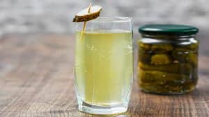 6 Health Benefits of Drinking Pickle Juice