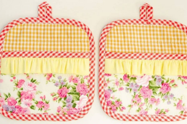 Easy DIY Pot-Holder Sewing Tutorial